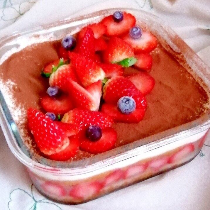 水切ヨーグルト&ベヒチで♦いちごティラミス風ケーキ レシピ・作り方