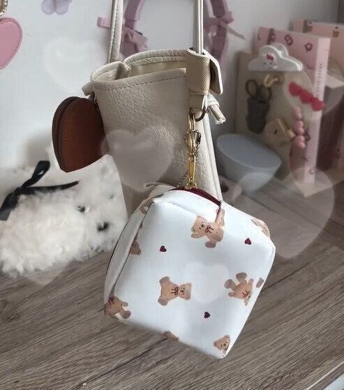 小物収納に！「ミニスクエアポーチ　くま柄」