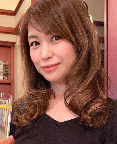 立体感のある前髪がポイント！巻き髪セミロング