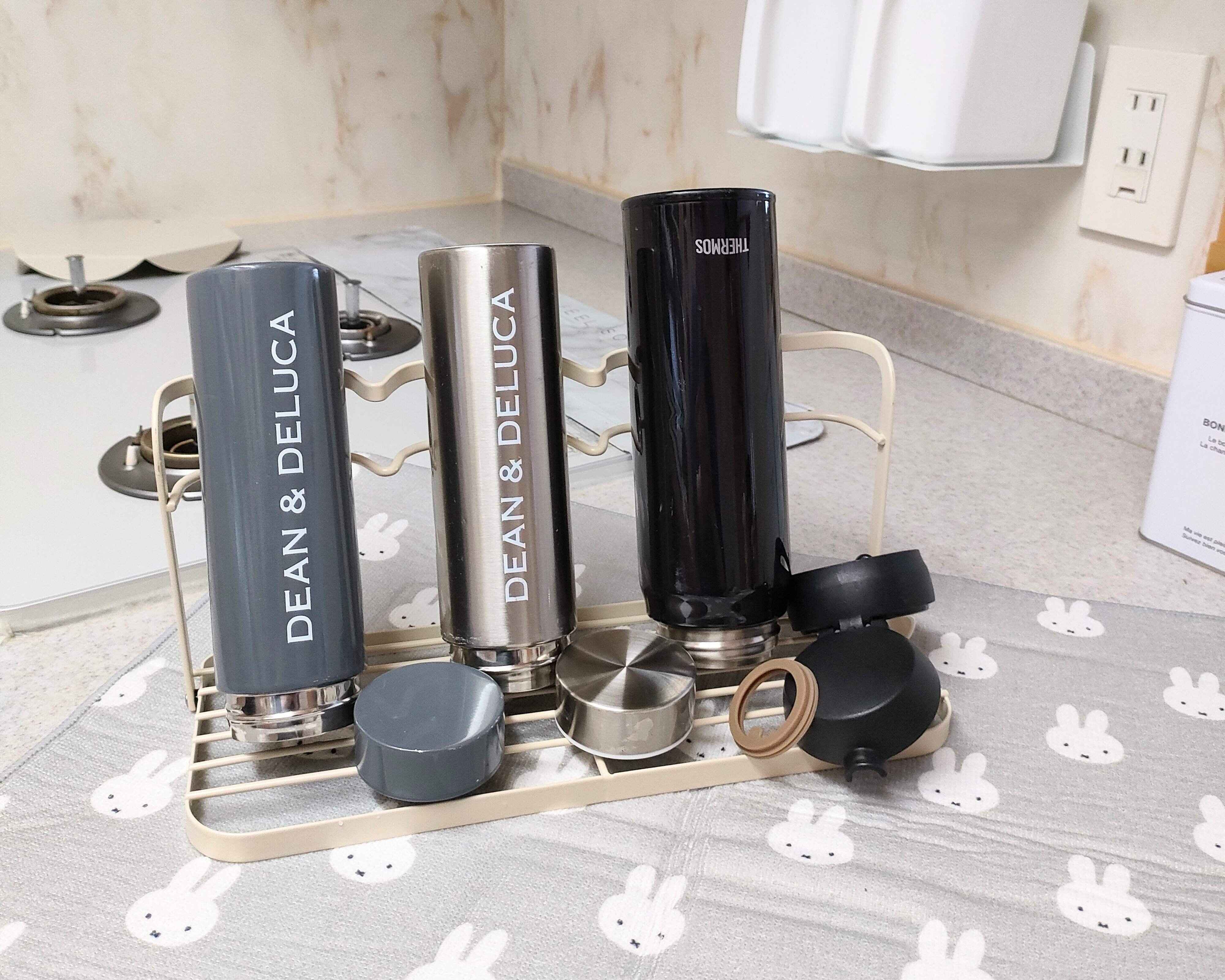 300円ショップ3COINS 折りたたみボトルスタンド