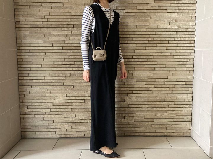お腹まわりのプヨ!「ウエストインしない」派の40代正解コーデ