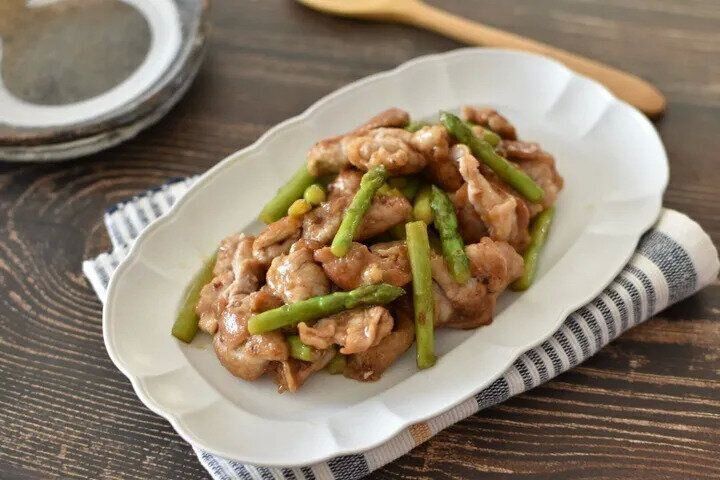 アスパラガスと豚こまのポン酢炒め