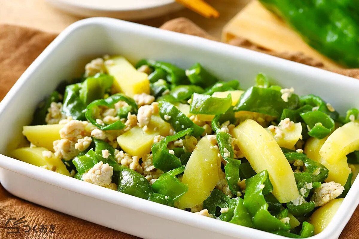 じゃがいもとピーマンの塩こうじ炒め