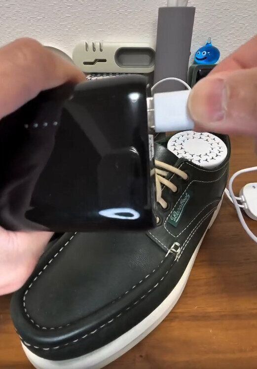 【ダイソー】モバイルバッテリーを使えば旅行や出張でも大活躍