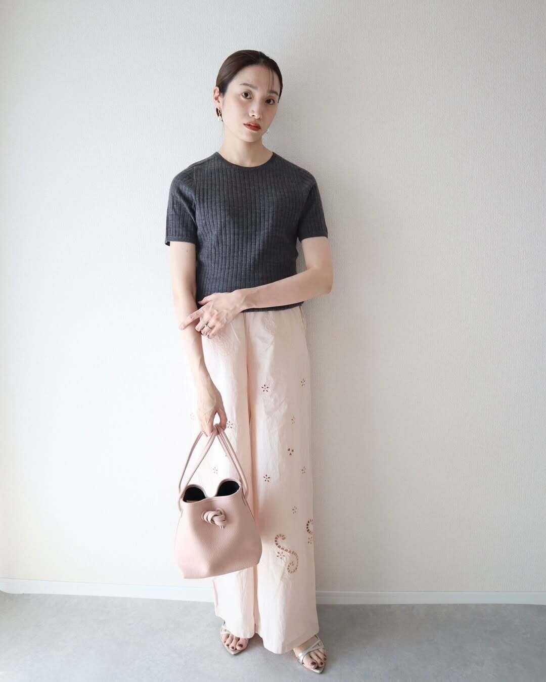 【ユニクロ】少し涼しい秋はじめに大活躍「リブニット」着回しコーデ4選