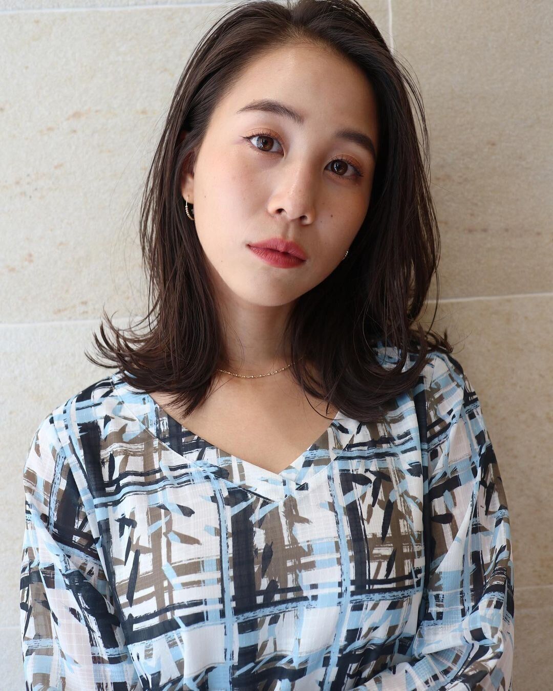 40代女性にもおすすめ！小顔効果もバッチリ！外ハネレイヤーの縦長効果でスッキリ感を