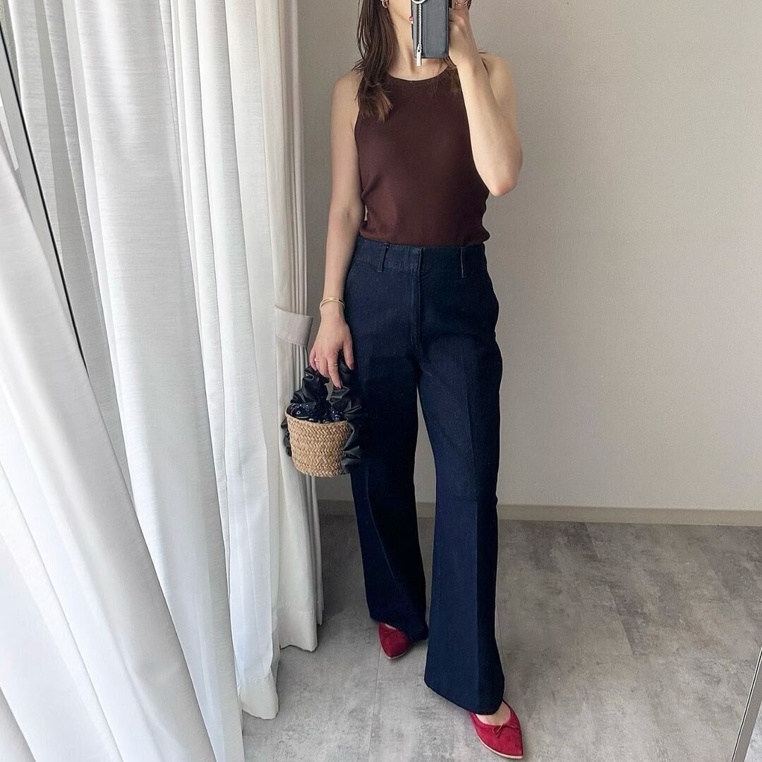 【ユニクロ】猛暑日に着るべき！激売れ中の「2大ブラトップ」