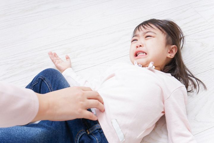 泣いている子供