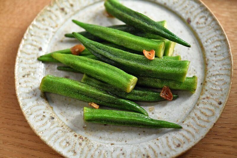レンチン後にパッと炒める！オクラのガーリック炒めのレシピ