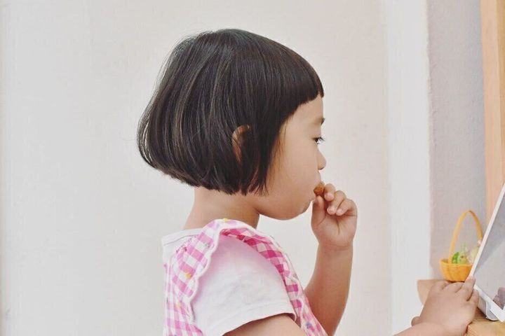 小学生女子も納得のキュートなヘアスタイル。幼さが残るかわいいボブ