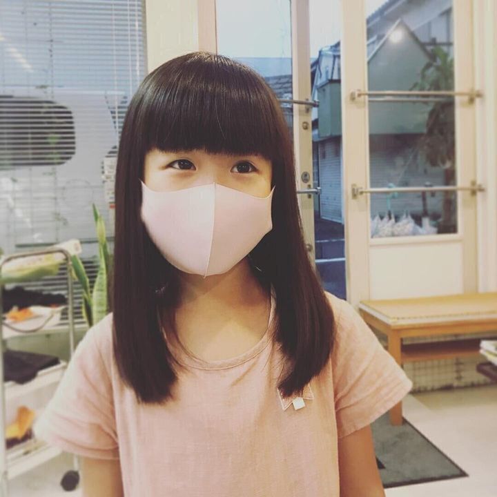 小学生女子も納得のキュートなヘアスタイル。ぱっつん前髪でかわいさアップ!