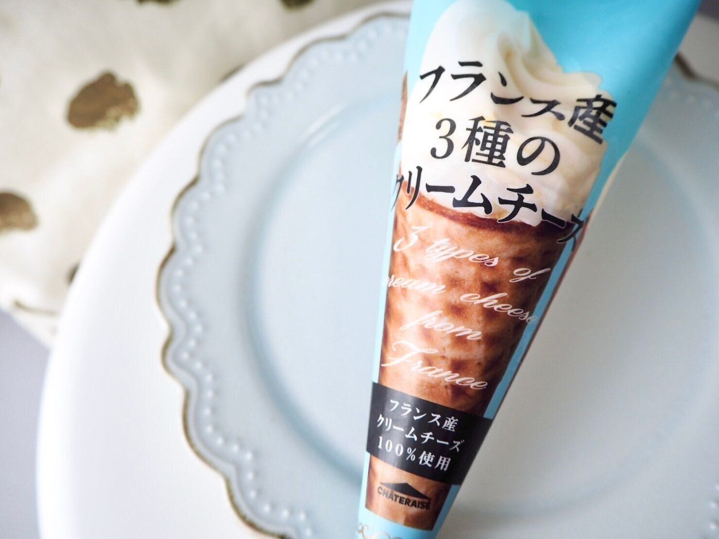 シャトレーゼ「フランス産3種のクリームチーズソフト」商品写真