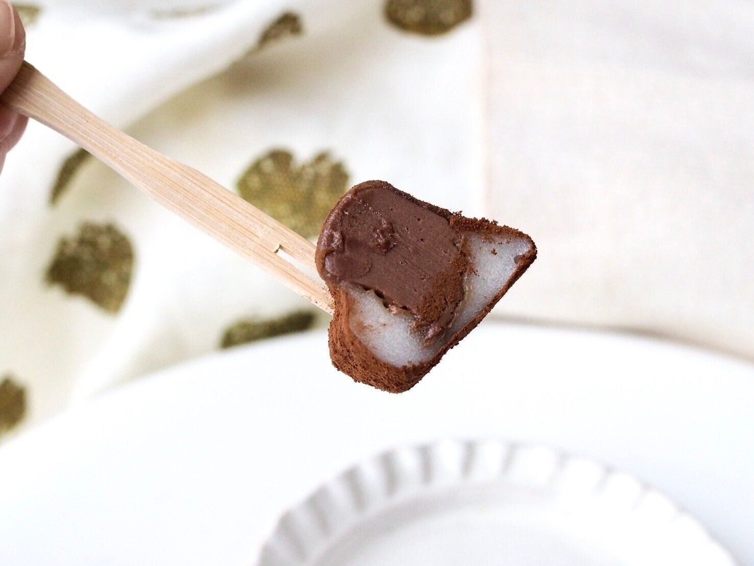 シャトレーゼ「生チョコ大福カップ入」断面写真