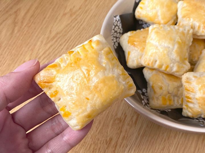 柿ジャムを包んだパイ