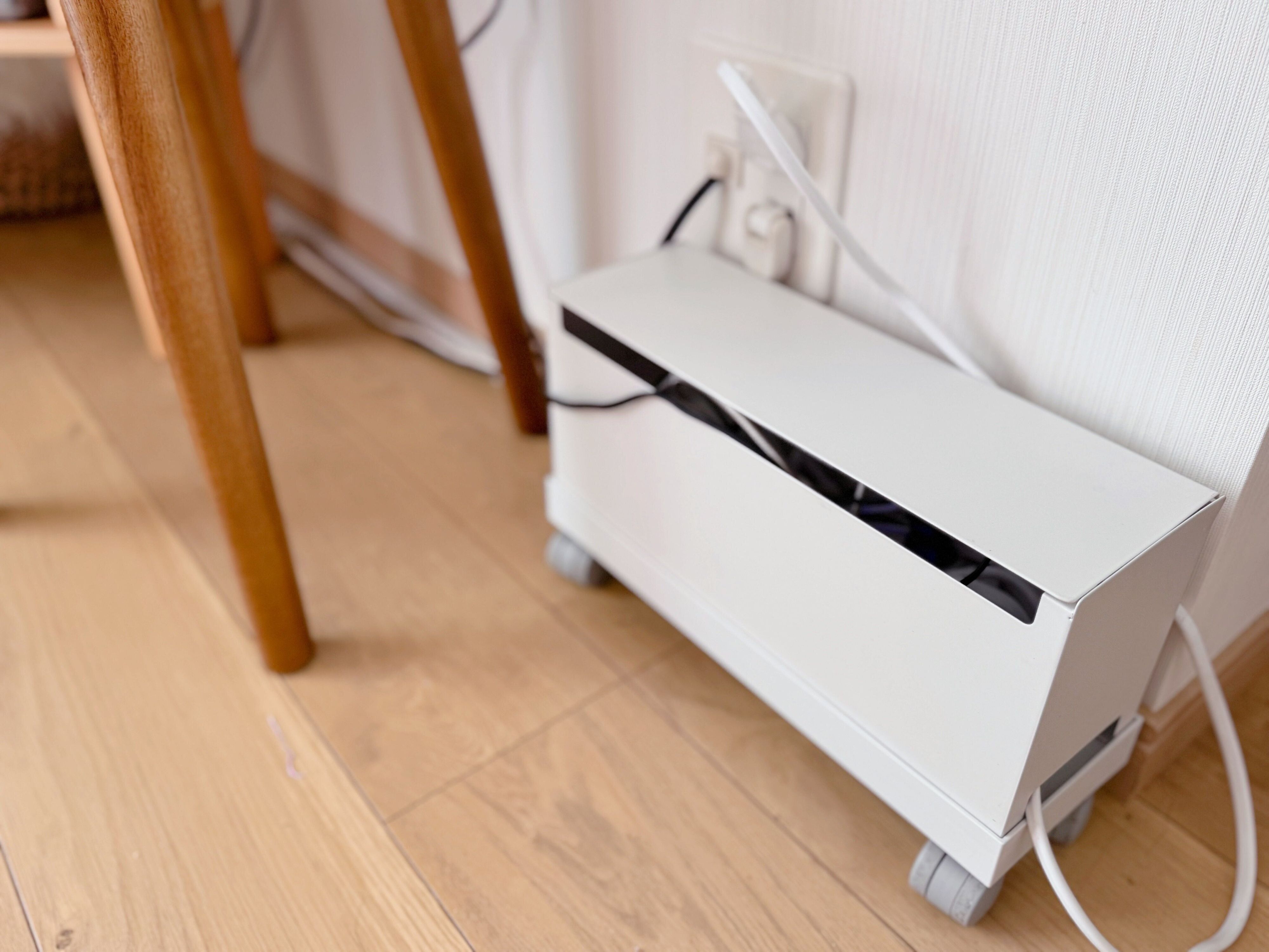 3．無印良品の「スチールタップ収納箱フラップ式」