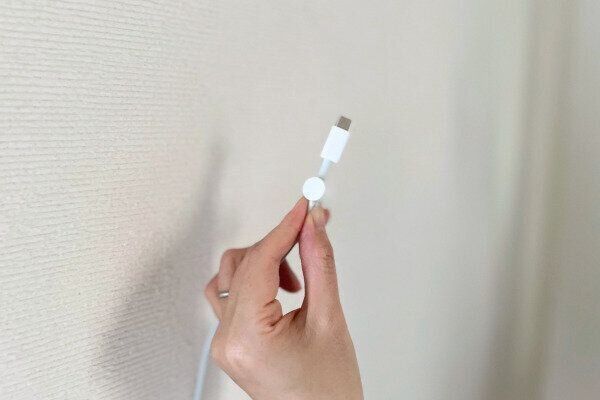 ケーブルに取り付けたケーブルホルダー