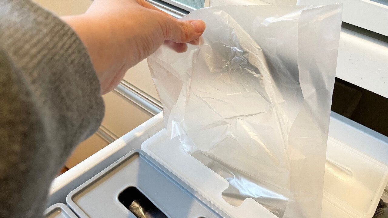 収納から取り出すシーン