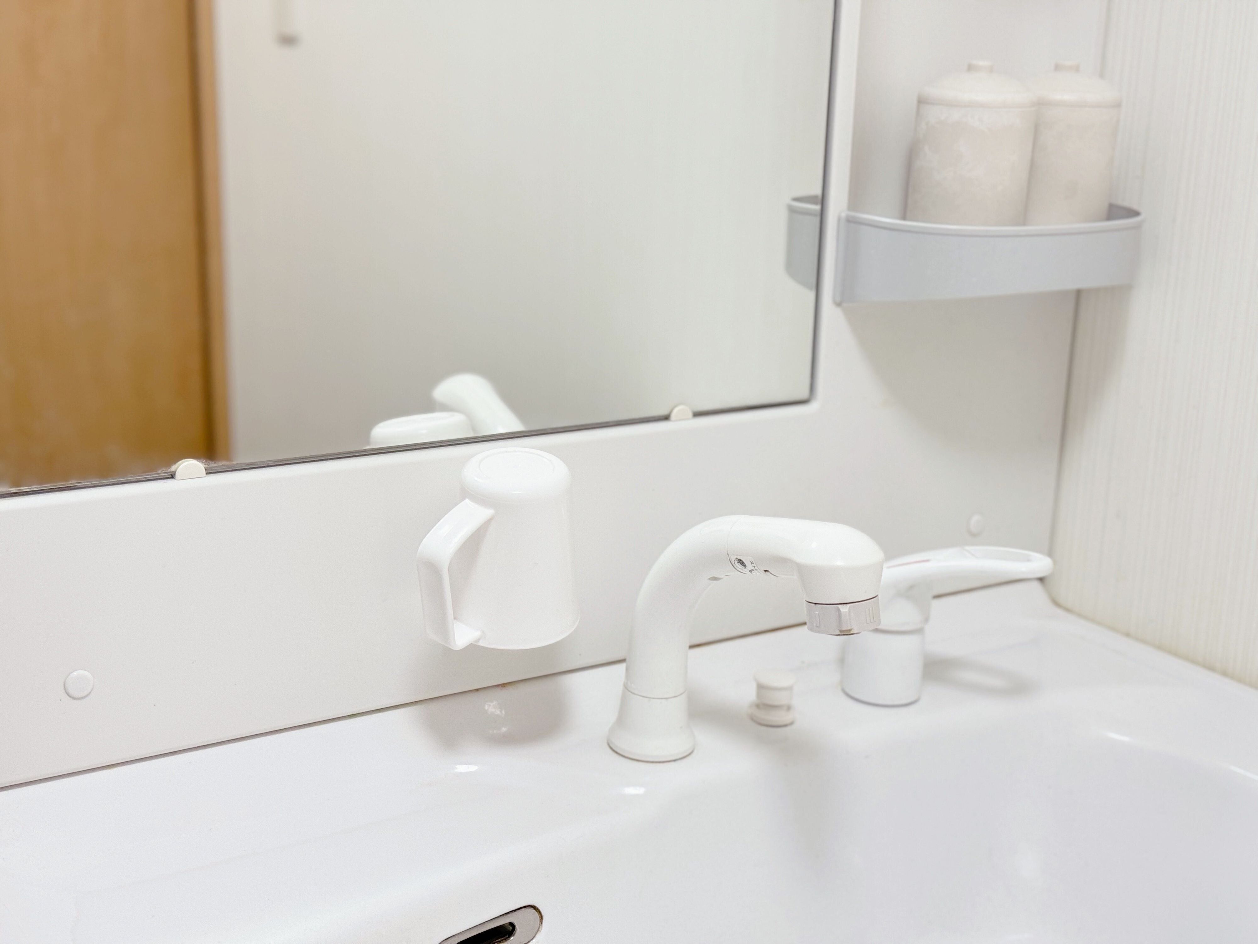 【セリア】やっぱり「浮かせる収納」がよかった！110円でコップのヌメリを解決してくれるアイテム