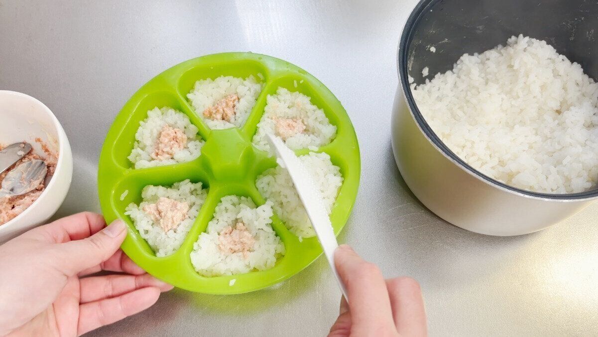 おにぎりの型で作る