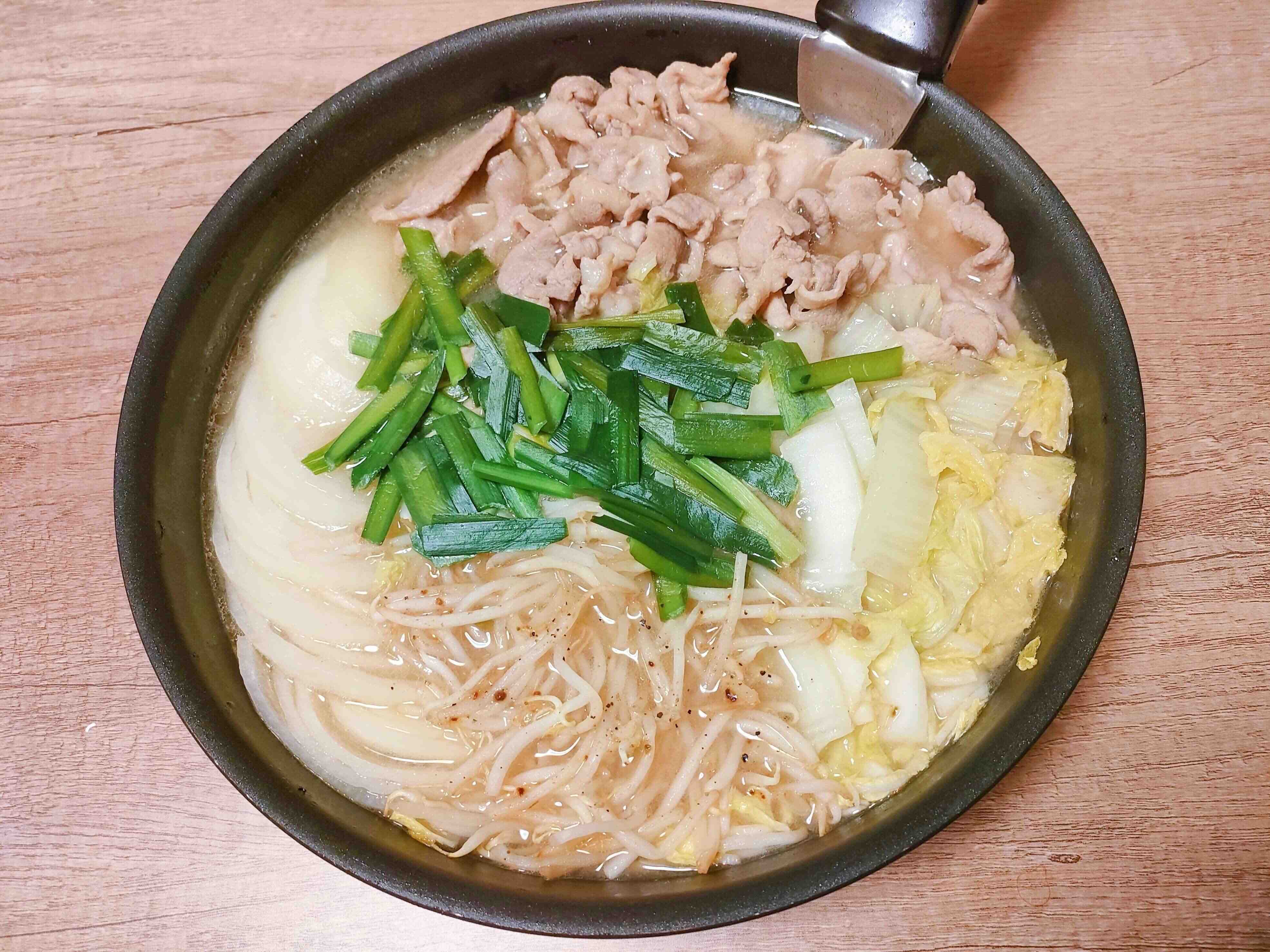 鍋にいれてもおいしい冷凍ニラ