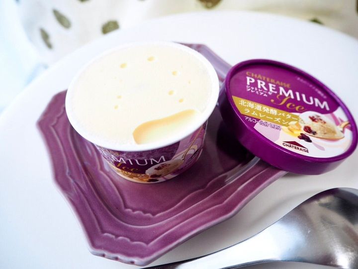 シャトレーゼ「CHATERAISE PREMIUM 北海道発酵バター&ラムレーズン」商品写真