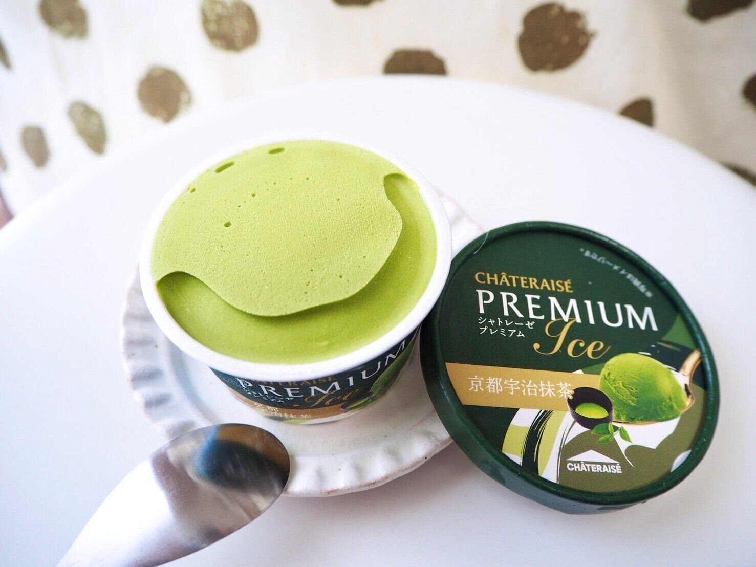 シャトレーゼ「CHATERAISE PREMIUM 京都宇治抹茶」商品写真