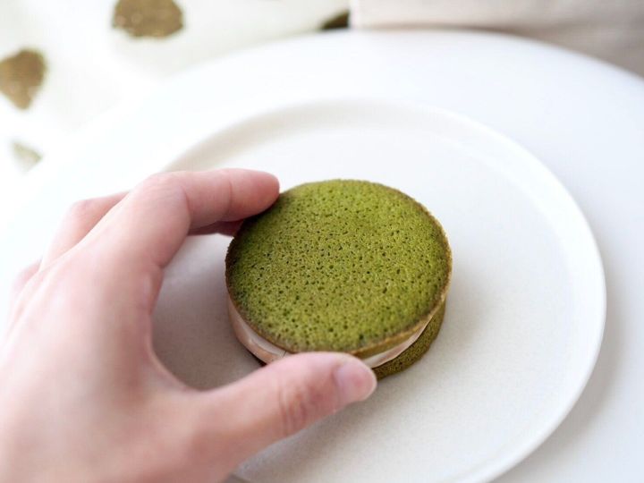 シャトレーゼ「なんばんショコラサンド 八女産抹茶」商品写真