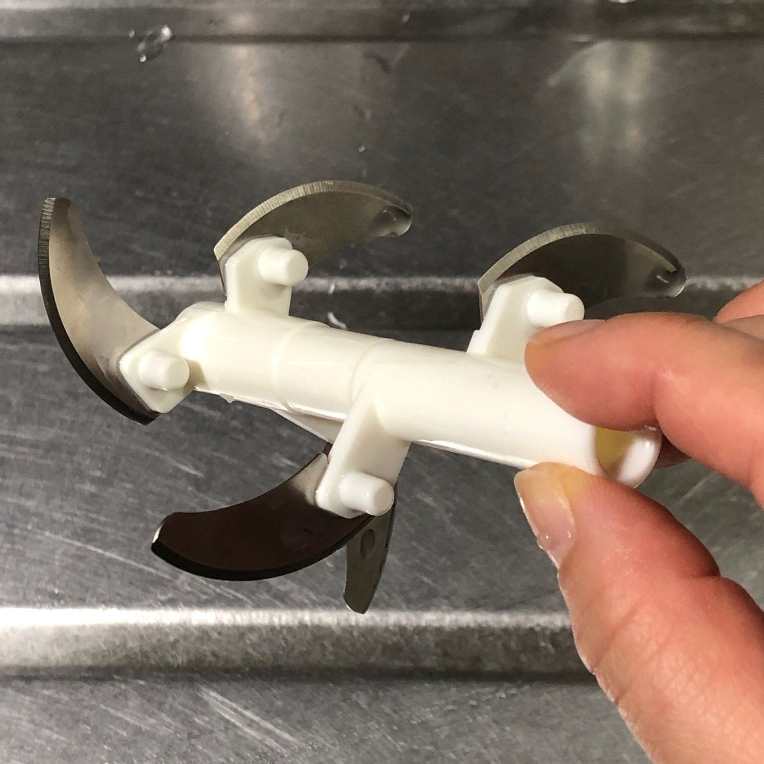 刃が鋭利なので注意