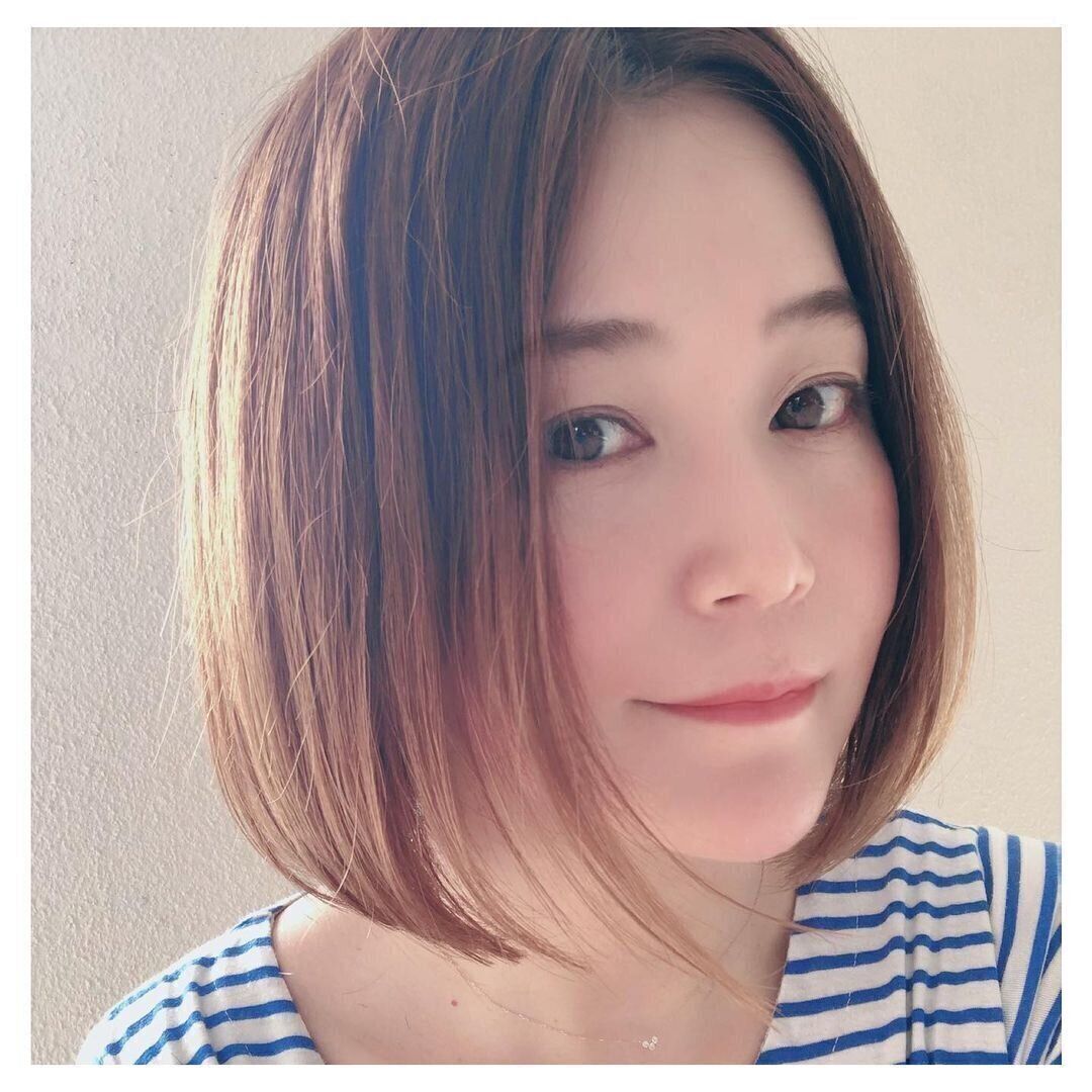 40代丸顔に似合うヘアスタイル 凛とした大人のタイトボブ