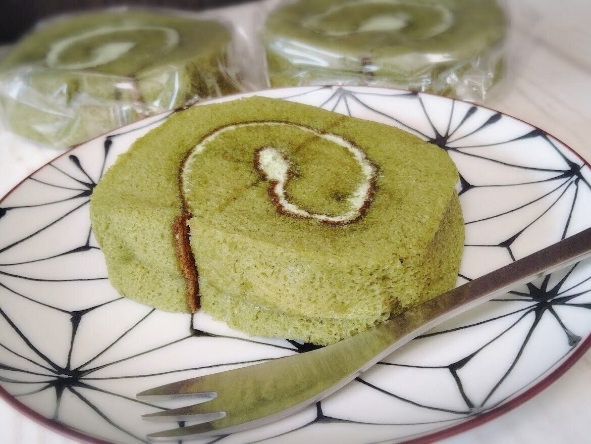 抹茶のロールケーキ