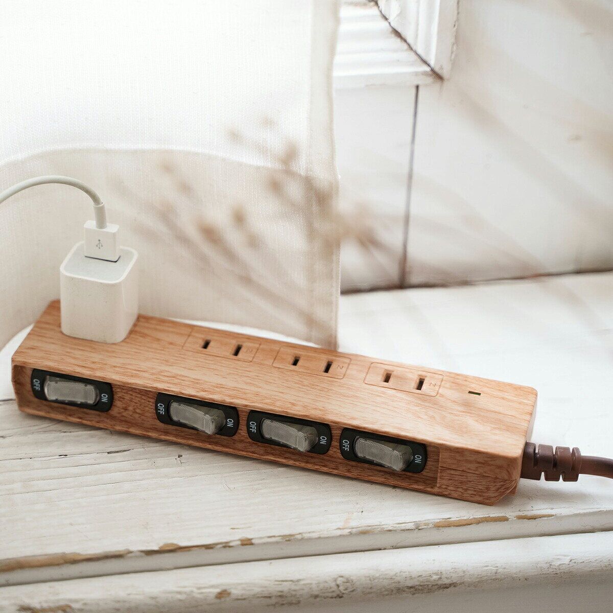 電源タップ　4口