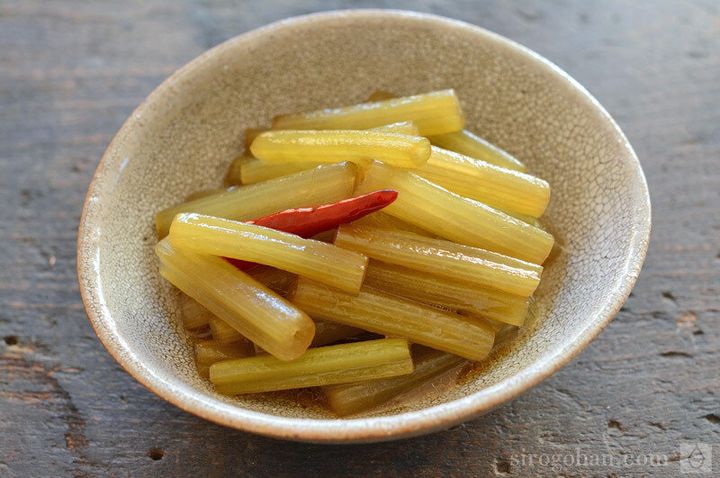 春の山菜 蕗 ふき を使ったおすすめレシピ選 シンプルな副菜から食べ応えのあるメイン 主食まで サンキュ 春の山菜 蕗 ふき を使ったおすすめレシピ選 シンプルな副菜から食べ応えのあるメイン 主食まで サンキュ