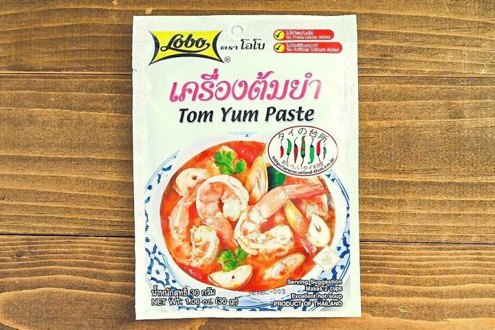 「ロボ トムヤムペースト」のパッケージ