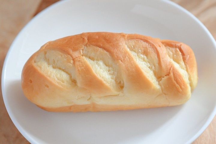 皿にのったブリオッシュドッグ