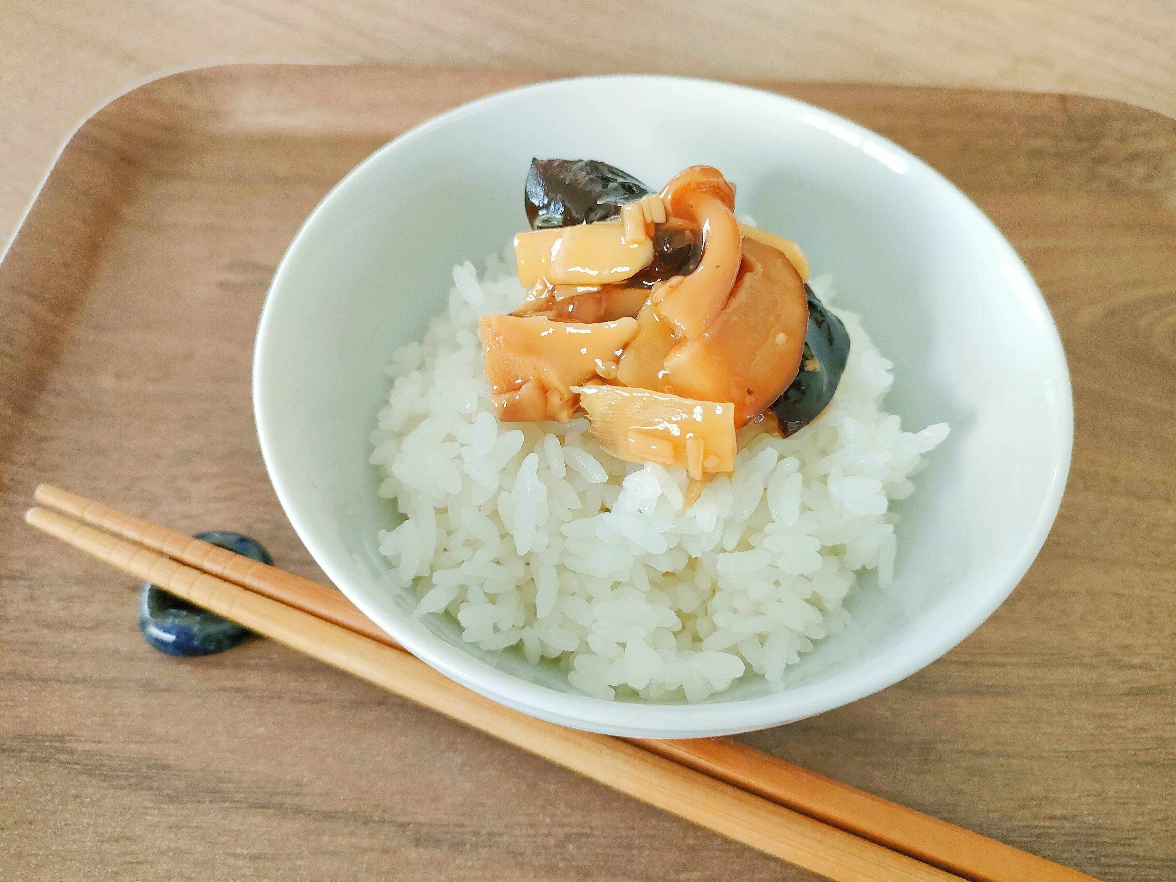 ごろっと山菜きのこを白米と一緒に