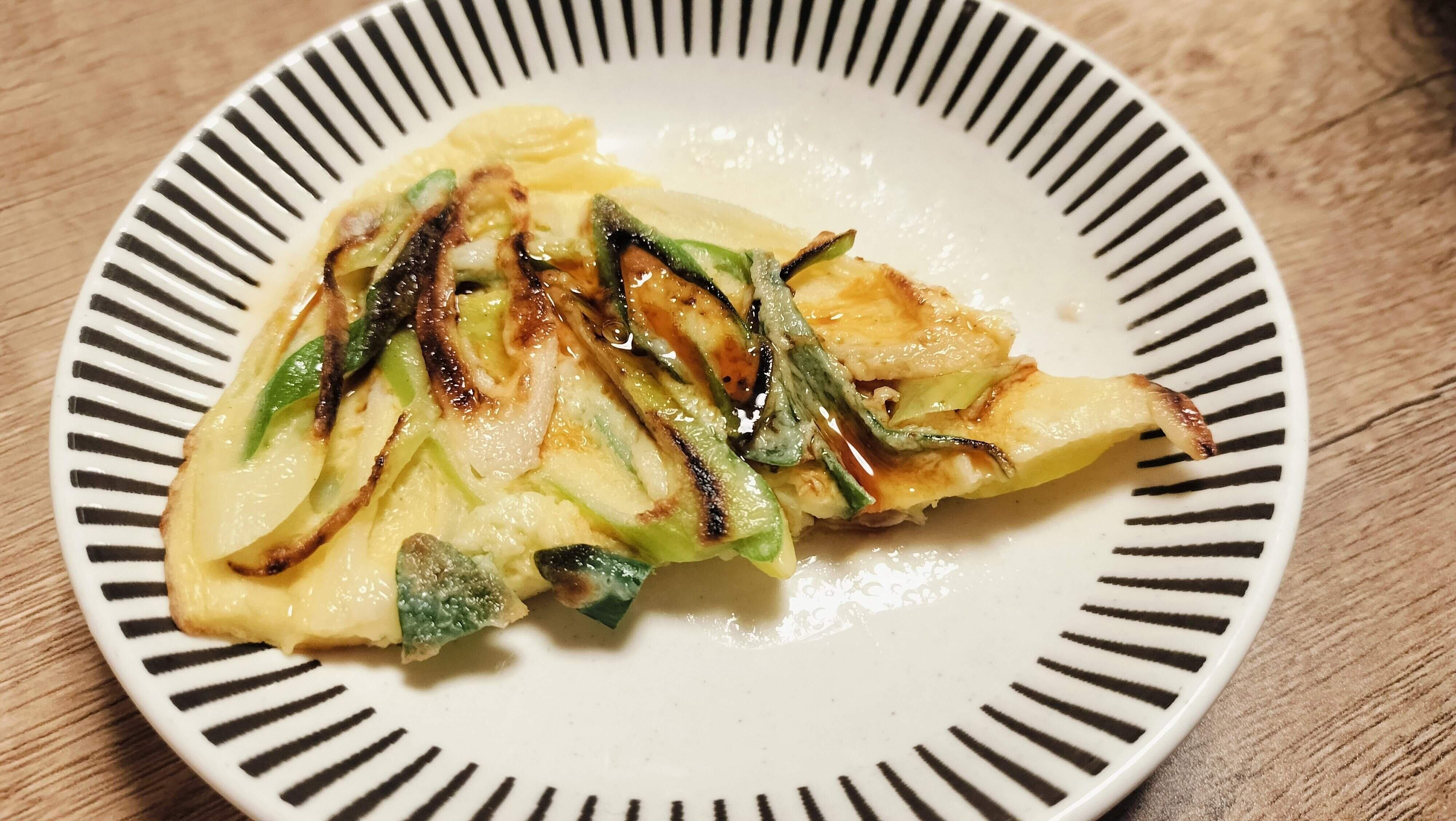 しょう油をかけたねぎチヂミ