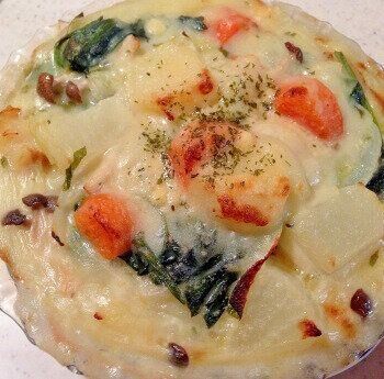 ホワイトシチューと冷凍うどんでグラタン♪