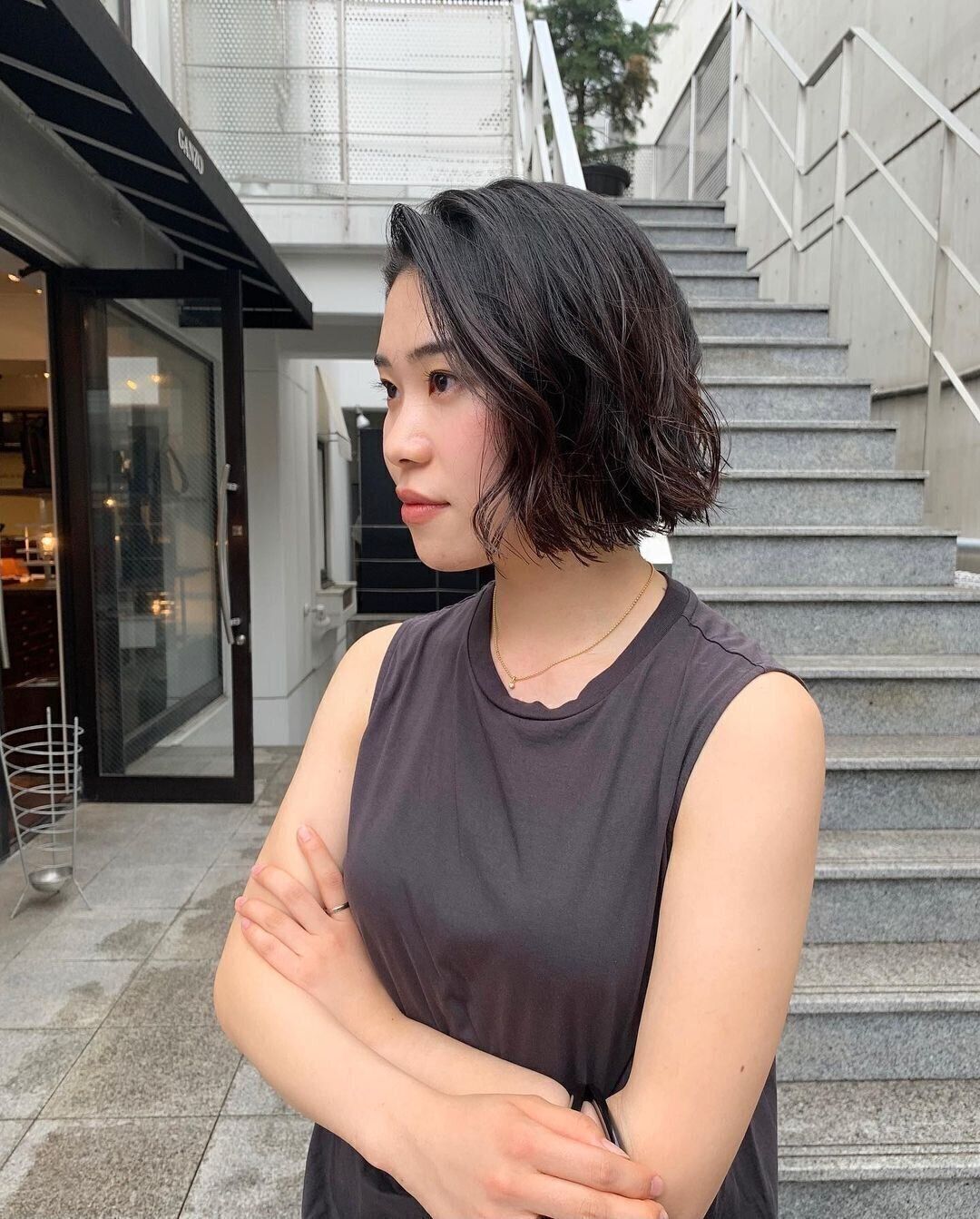 40代女性に似合うボブ！大人の切りっぱなしウェーブボブ