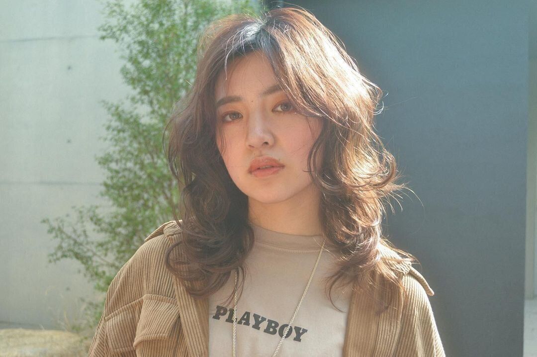 40代女性にもおすすめ！小顔効果もバッチリ！ウェーブでひし形シルエットを意識！