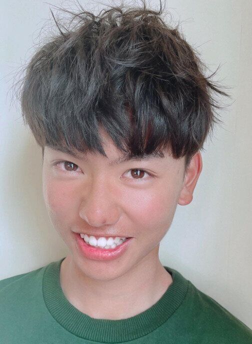 パーマでラフな動きをプラス！重めマッシュ