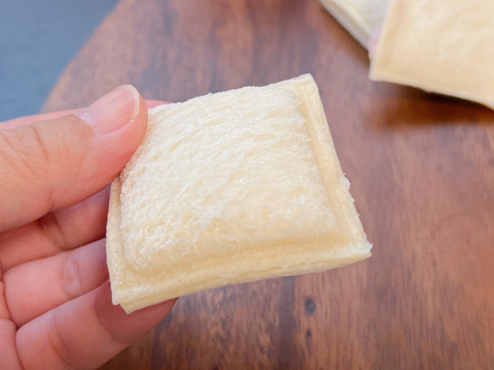 ぎゅっと押すだけでパックサンドができる！