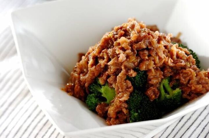 ブロッコリーの肉みそあんかけ
