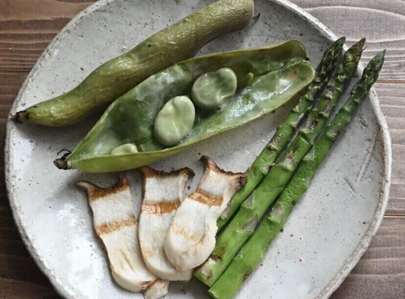 魚焼きグリルを使えば超簡単！茹でるより簡単！そら豆はそのまま焼く！