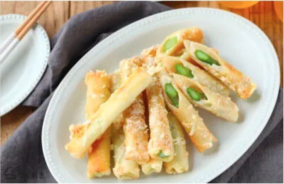 アスパラとチーズのスティック春巻き