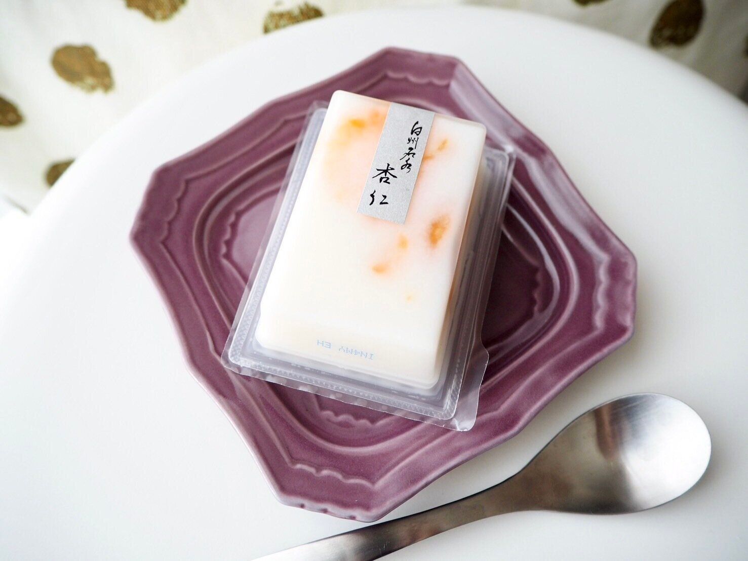 シャトレーゼ「白州名水　杏仁」商品写真