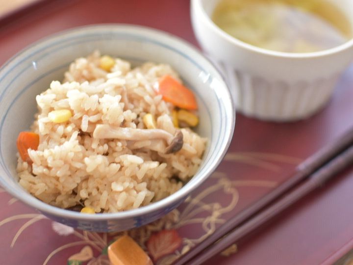 味付けはめんつゆ 塩だけ 寒い季節に食べたい 炊き込みごはん レシピ サンキュ 味付けはめんつゆ 塩だけ 寒い季節に食べたい 炊き込みごはん レシピ サンキュ