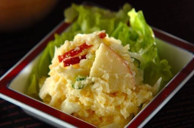 リンゴ入りポテトサラダ