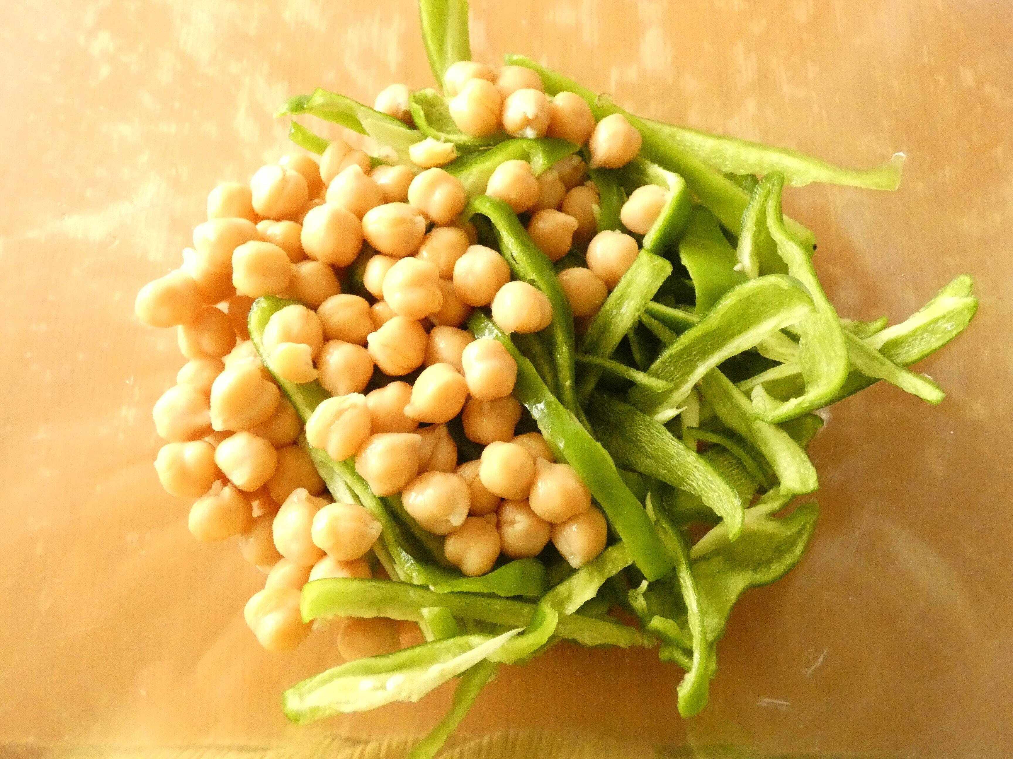 ピーマンとひよこ豆の甘味噌あえ