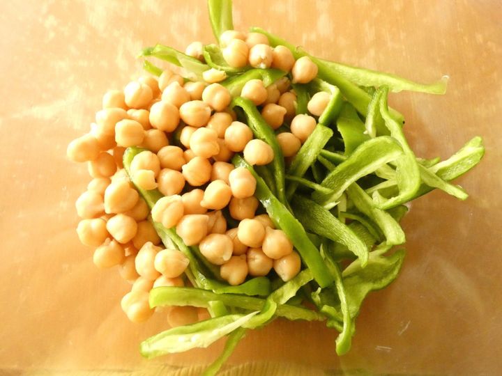 ピーマンとひよこ豆の甘味噌あえ