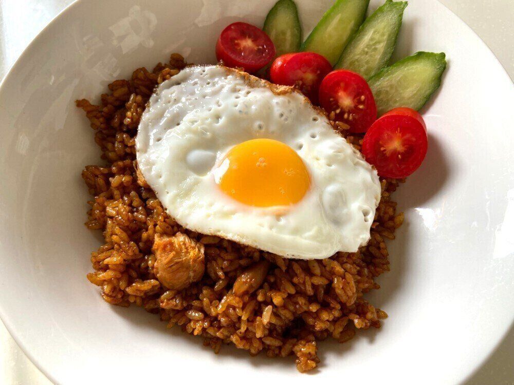 ナシゴレン盛り付け